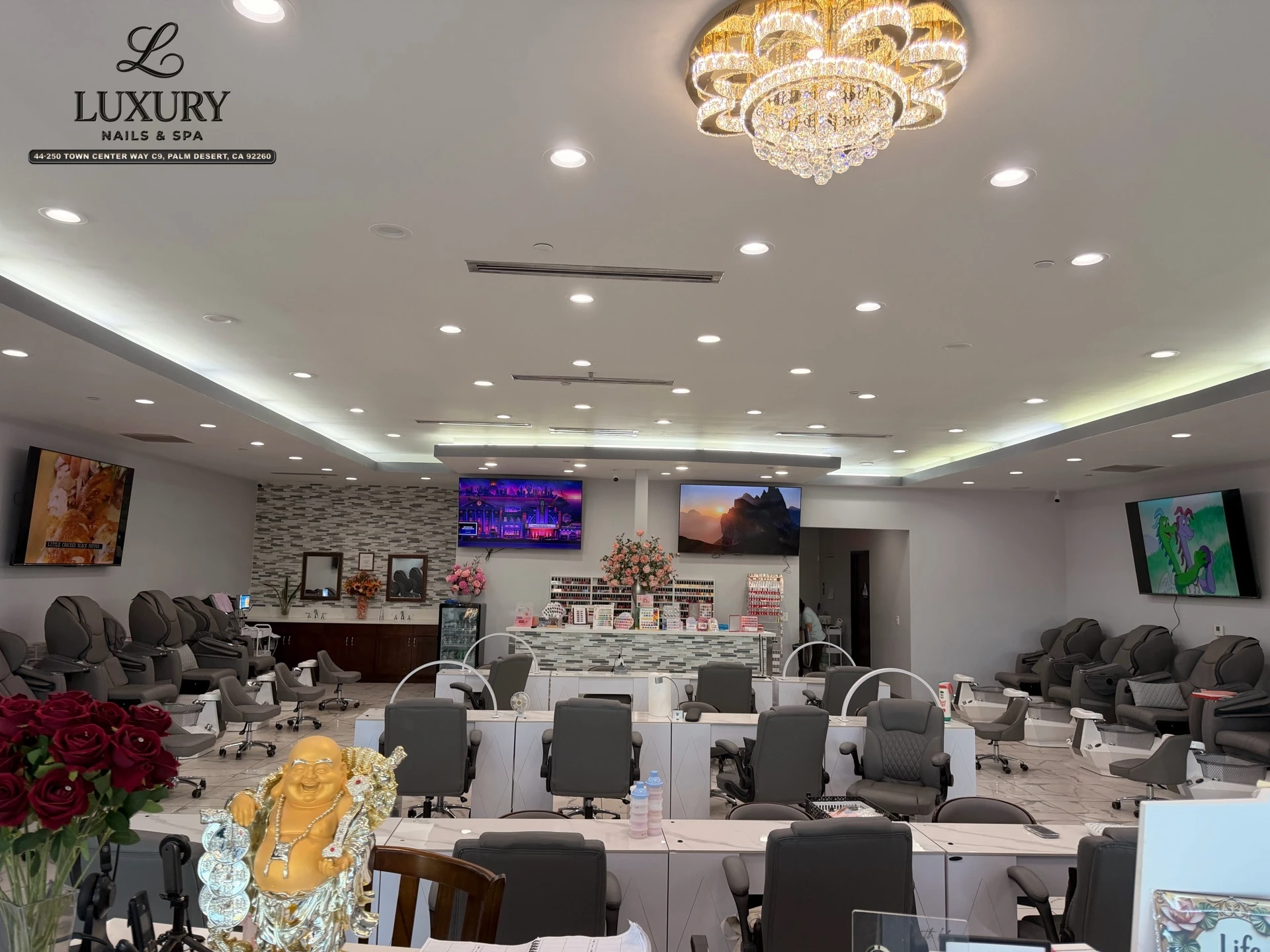  Luxury Nails & Spa